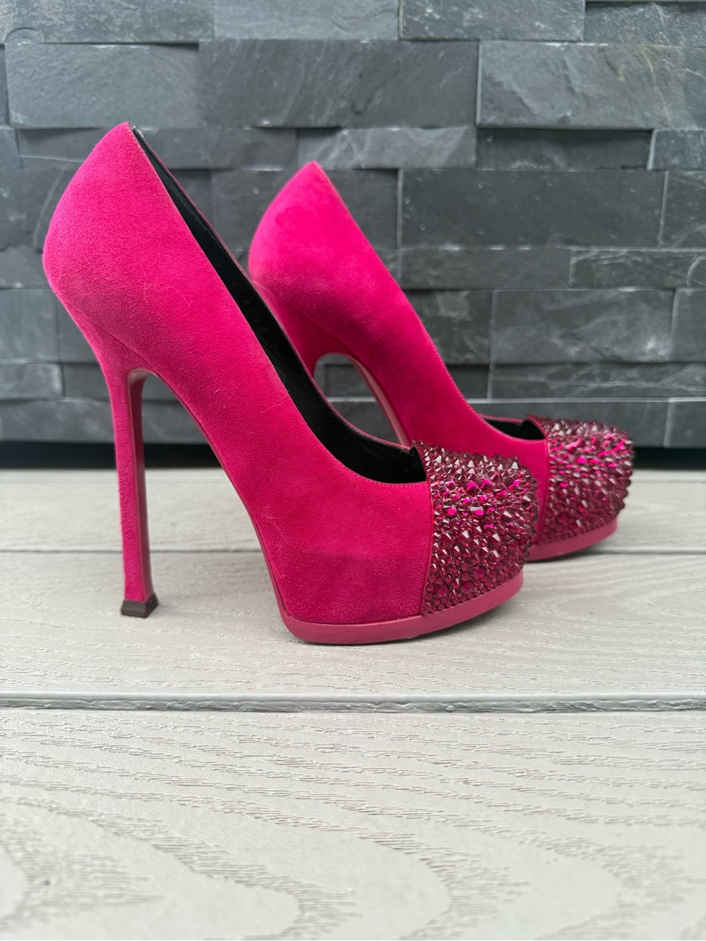 Yves Saint Laurent Tribtoo Pumps